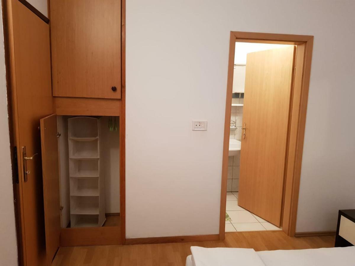 Apartments Josica เซนญ์ ภายนอก รูปภาพ